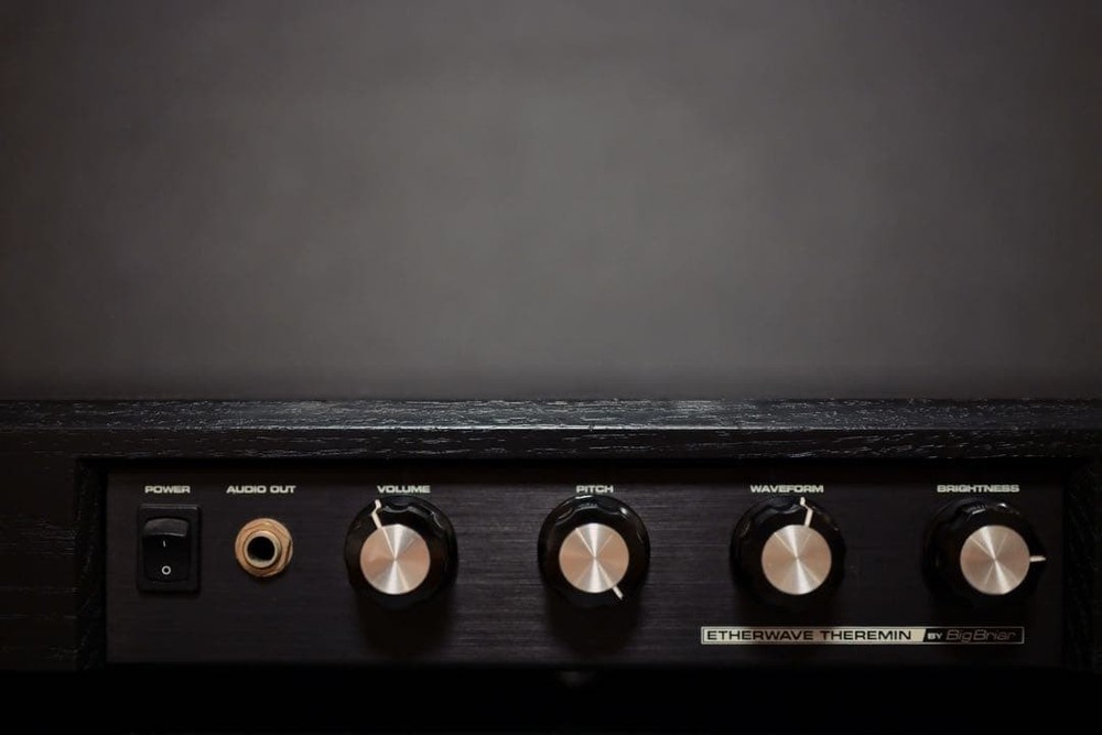 Moog Etherwave Theremin with stand 452735