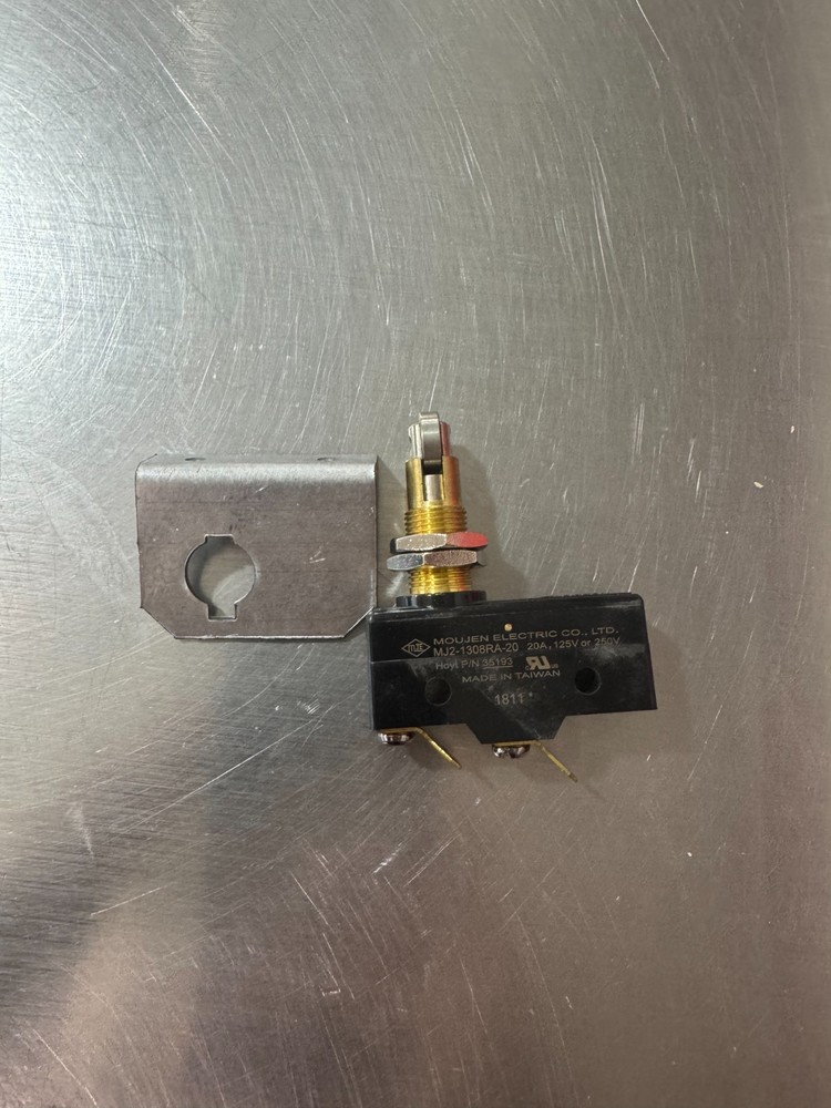 Blodgett 35702 Door Switch Kit with Hardware Replacement