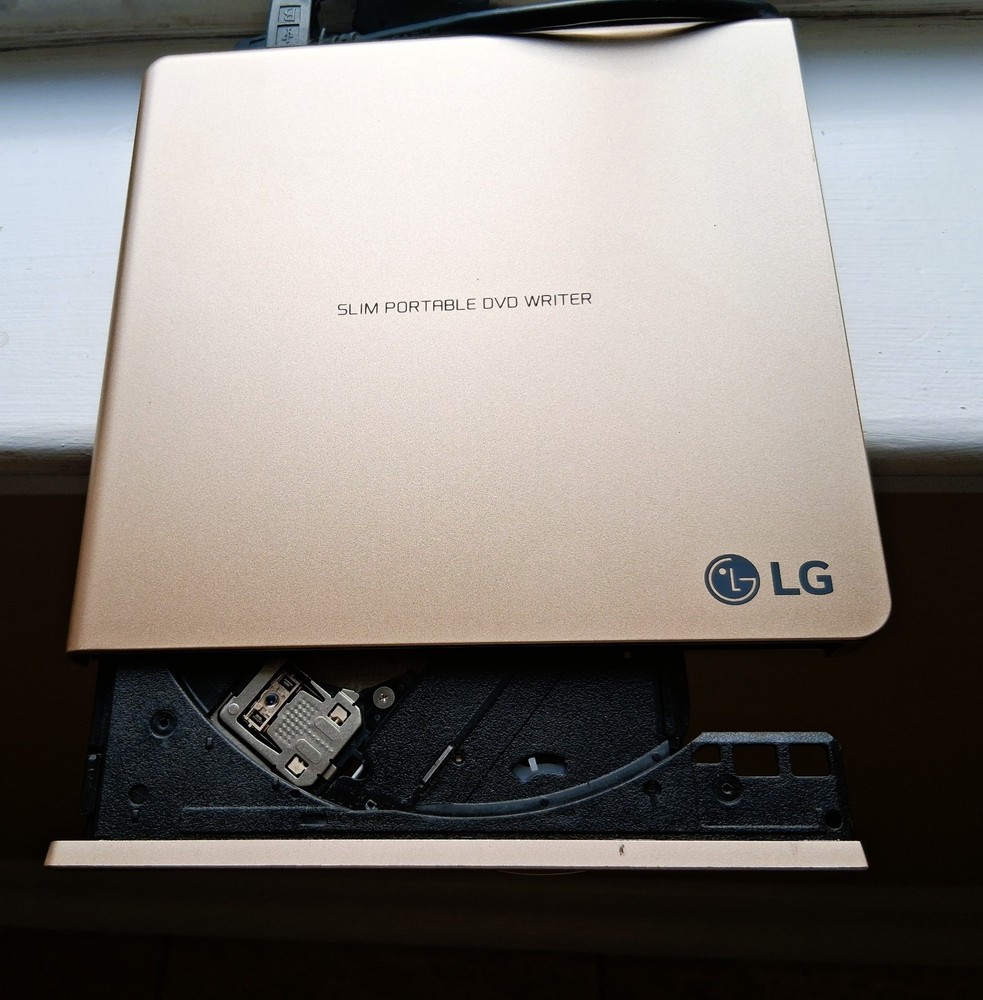 LG GP65NG60 Slim Portable DVD Writer – Powers On – Tray Opens – Untested