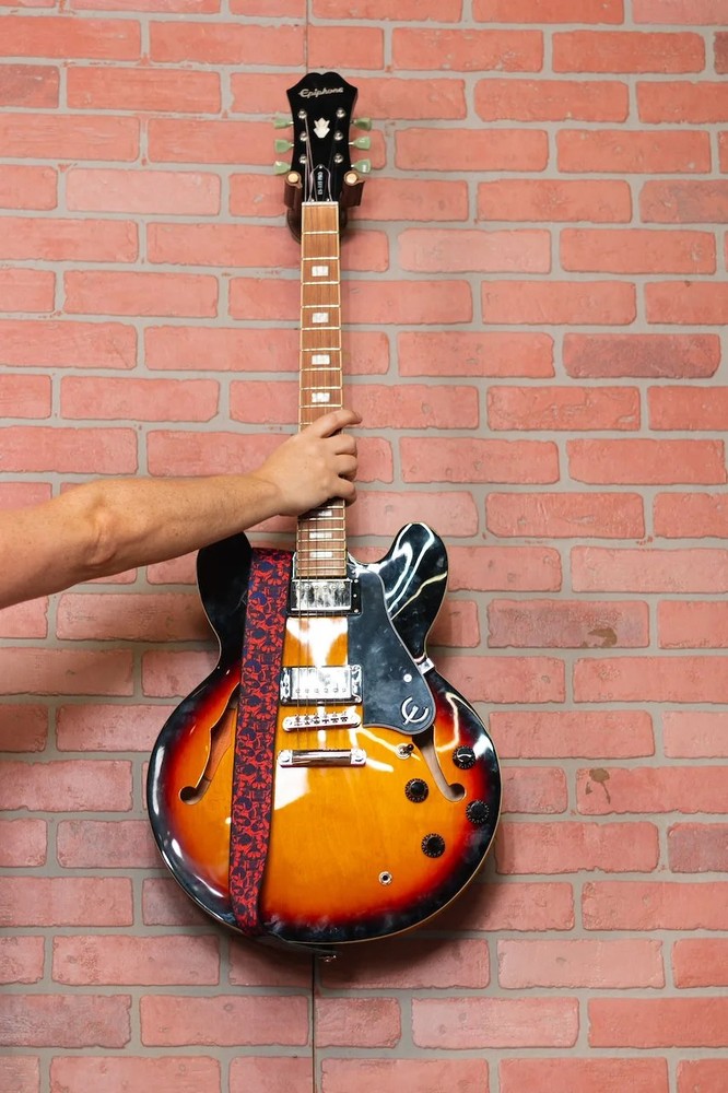 Polyester Guitar Strap - Purple and Red Skulls