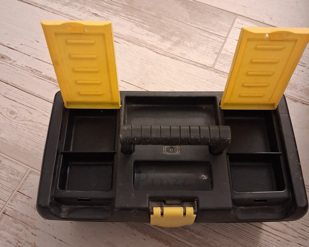 PLASTIC TOOL BOX HEIGHT 14 CM WIDTH 32 CM