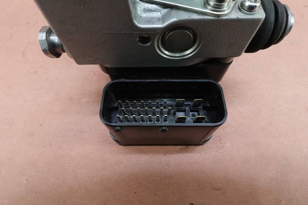 2012-2015 TRIUMPH TIGER EXPLORER ABS Brake Pump Module