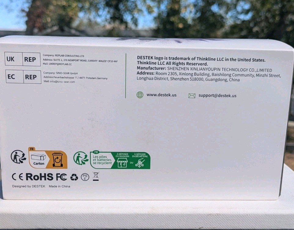 DESTEK V5 VR Headset with Bluetooth Controller