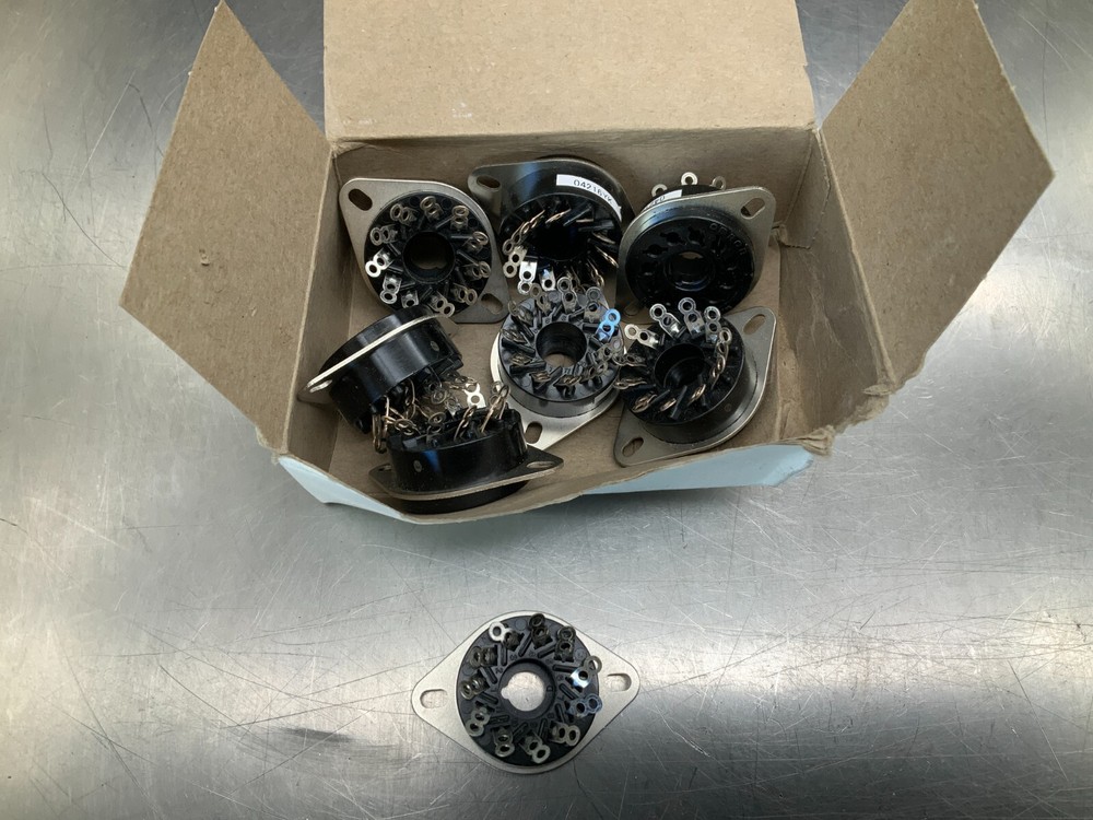 (8) Eaton D3PA5 Panel Mount Socket