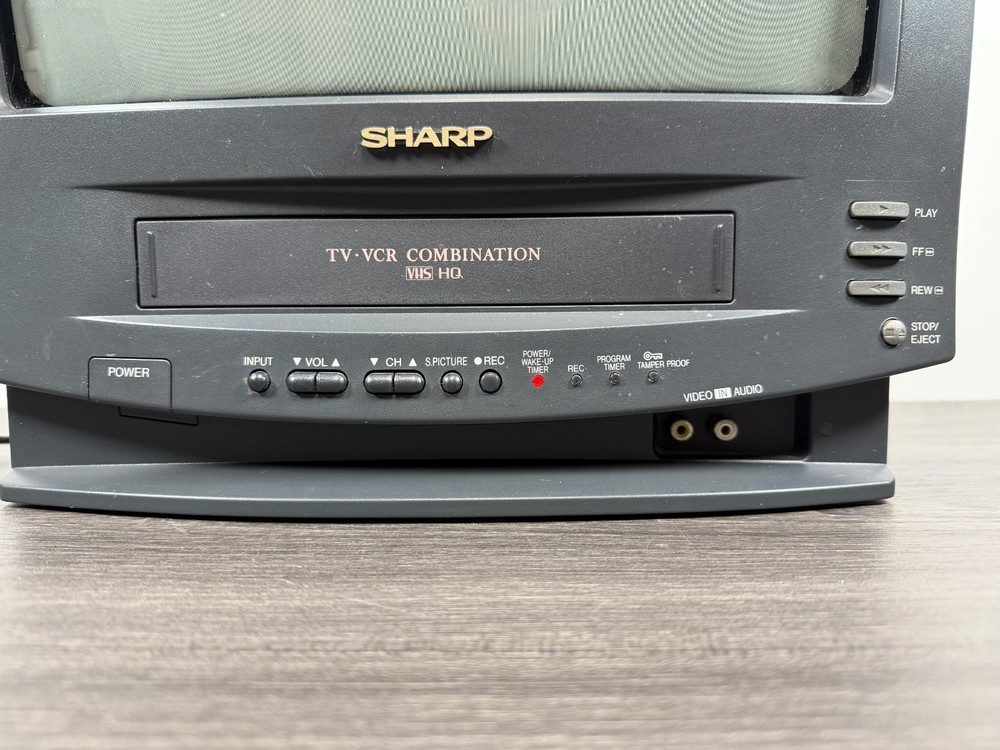 SHARP 13VT-j100 TV/VCR Combo, Remote & Namco Plug it & Play Games Console