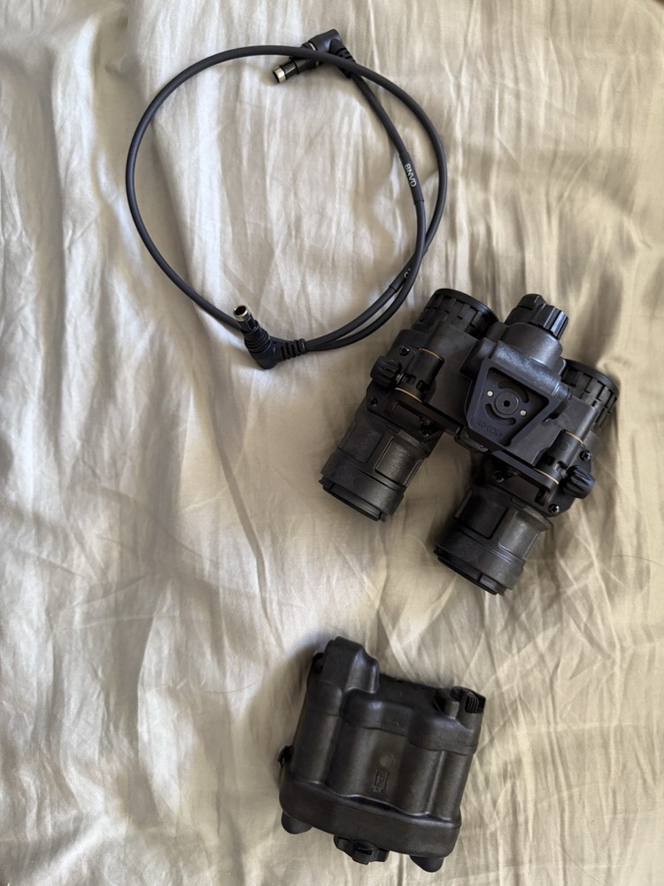 L3 Warrior Systems Gen III White Phosphor Night Vision Device .