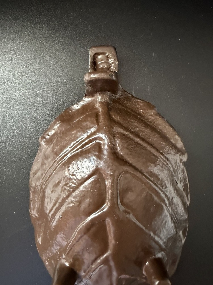 cast iron leaf dish