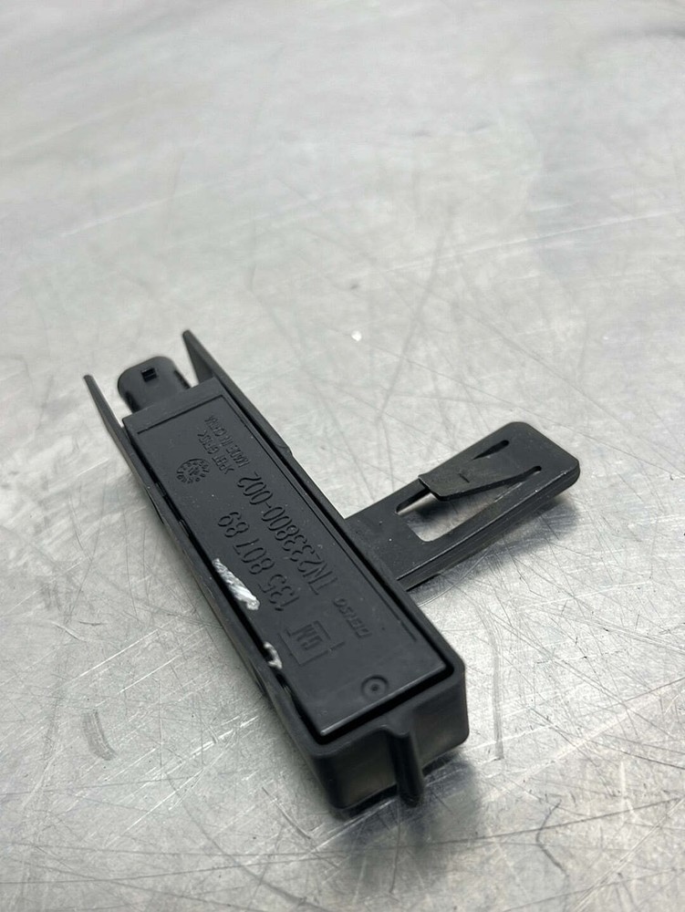 2022 CAMARO SS Ignition Lock Key Transmitter Antenna 13580789