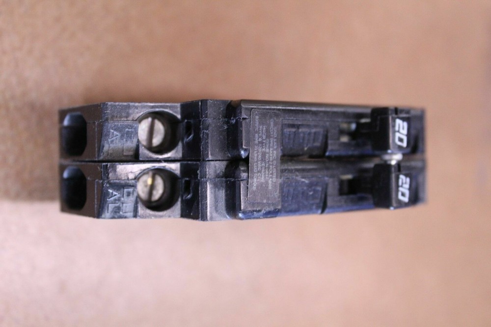 Thomas&Betts A-220 Circuit Breaker