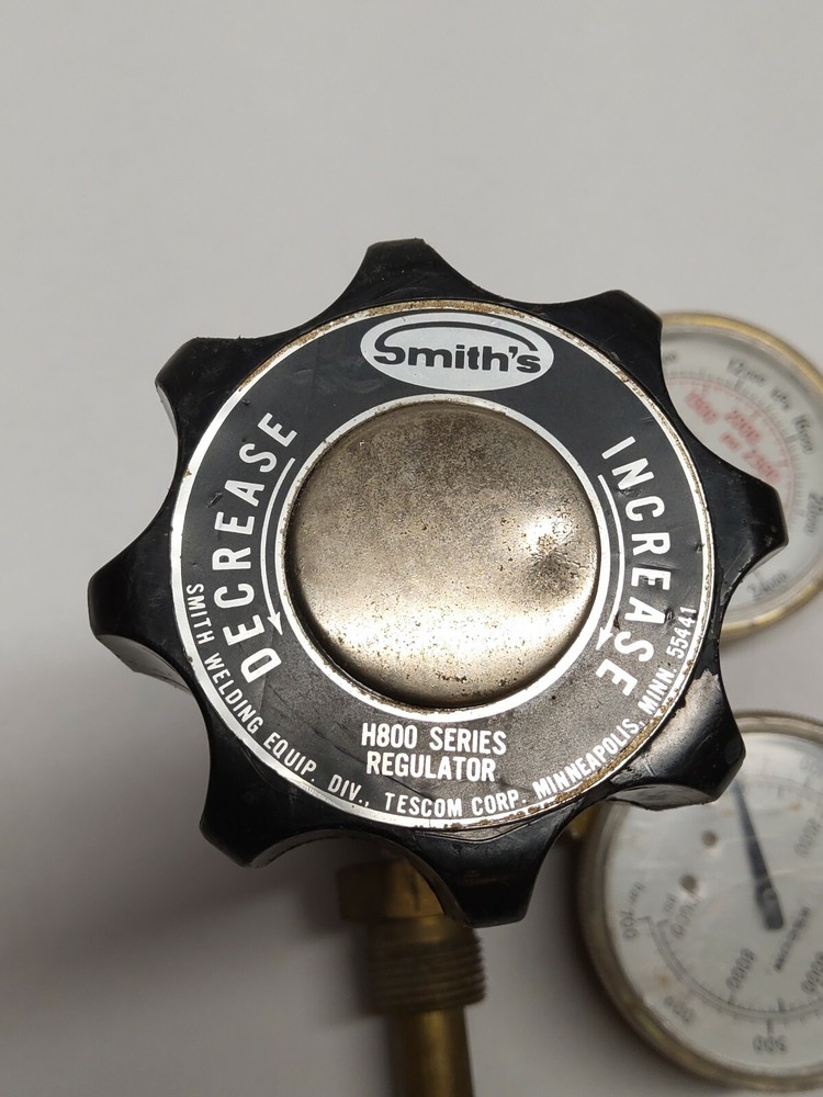 Smith's H800 SERIES Gas Regulator (USED NOT TESTED)