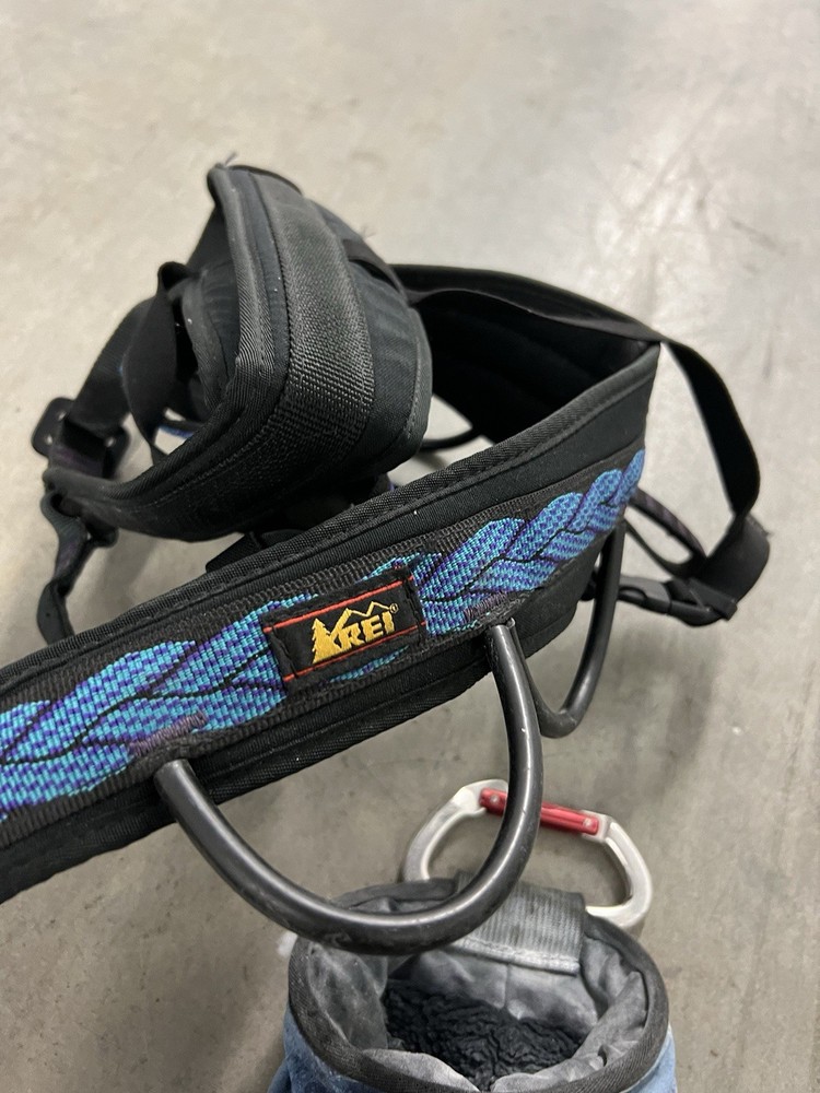 REI Climbing Harness Size M, ? No Tag