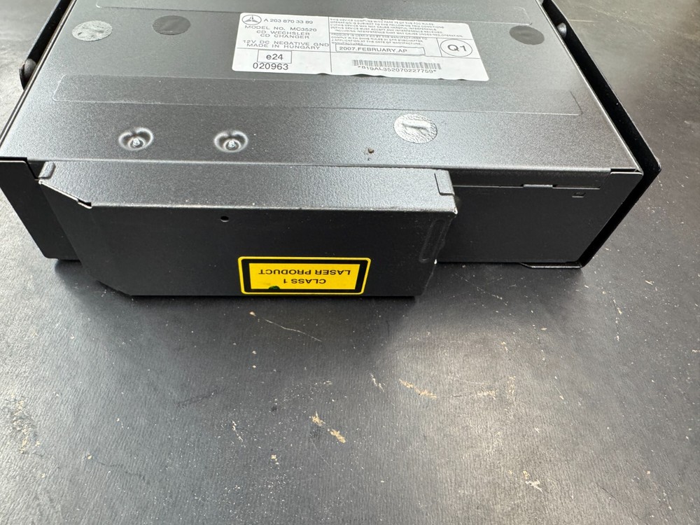 MERCEDES BENZ CD CHANGER