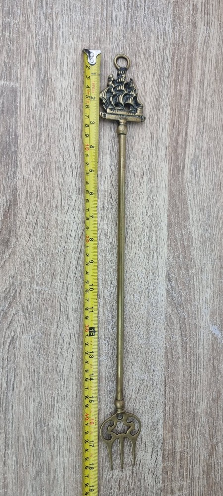Vintage Brass Fire Side Toasting Fork Ship On Handle