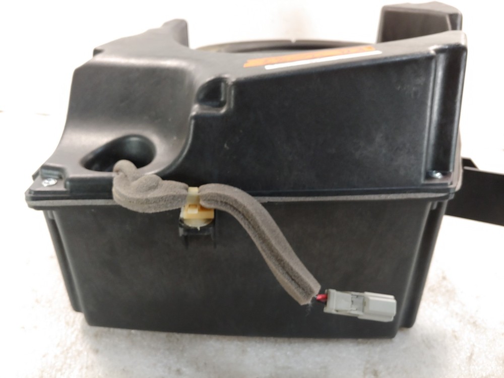 2009-2013 Honda Pilot OEM Subwoofer with Box EAB20110A