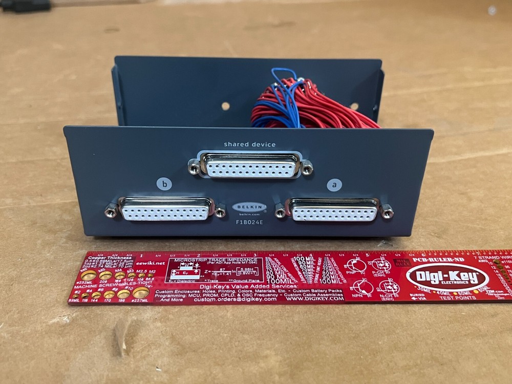 Belkin F1B024-E 2-Port Data Transfer Switch