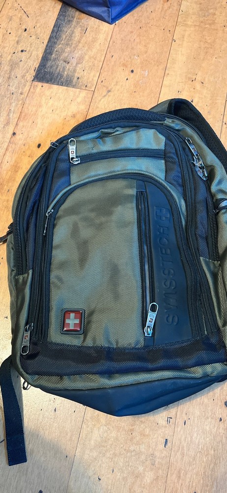 SwissTech back pack 24 x 18