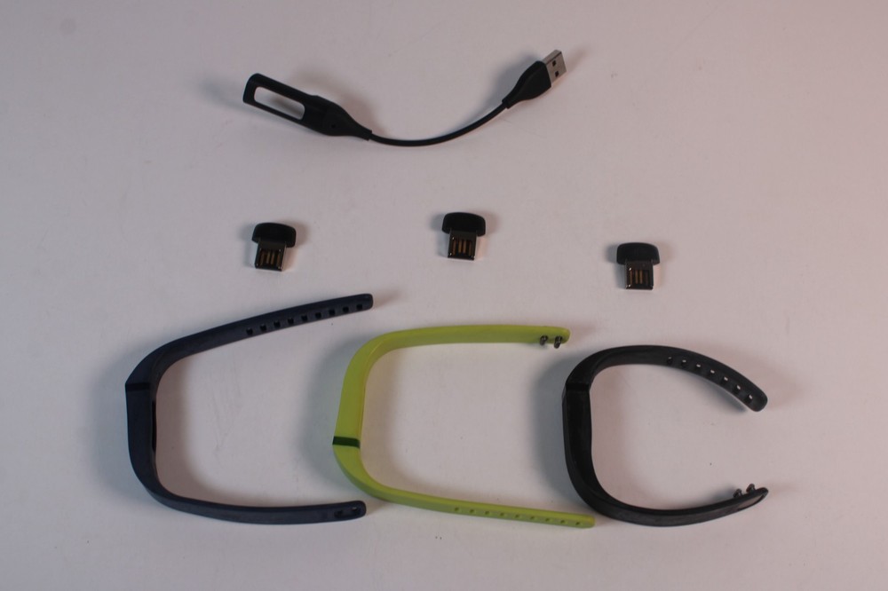 Fitbit Flex Tracker, 3 Wristbands, 1 Charger, 3 Dongles