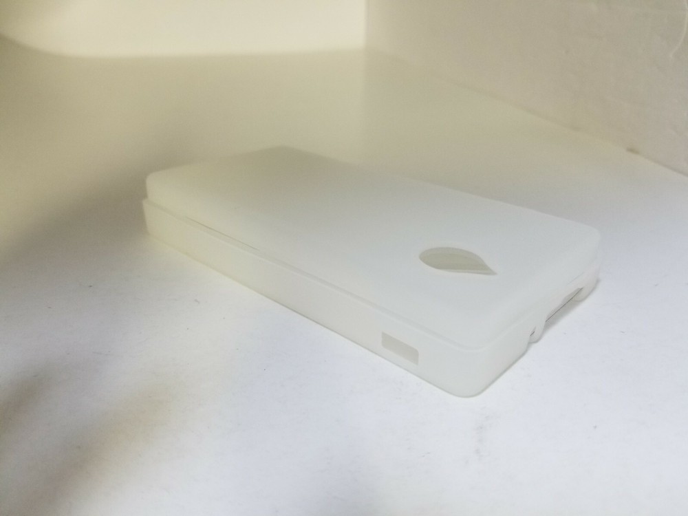 NEW CLEAR WHITE DREAM GEAR SILICON CONSOLE PROTECTOR FOR NINTENDO DSi CONSOLE A9