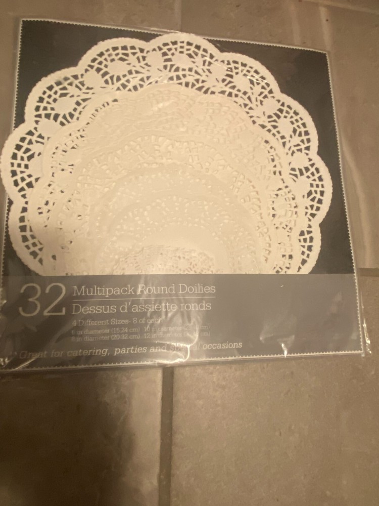 32 MULTIPACK WHITE ROUND PAPER DOILIES LACY FLOWER PATTERN