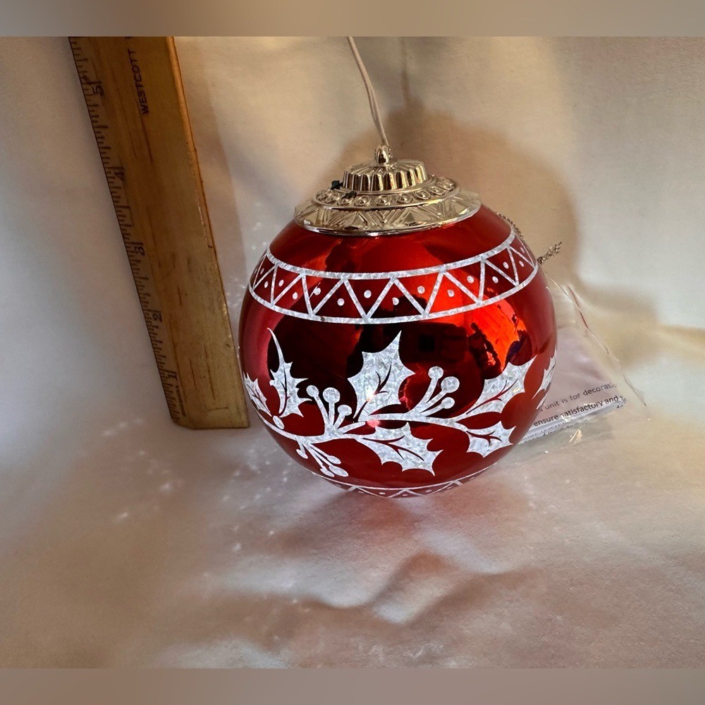 NWT Light-up Red & Silver Ornament- 4"