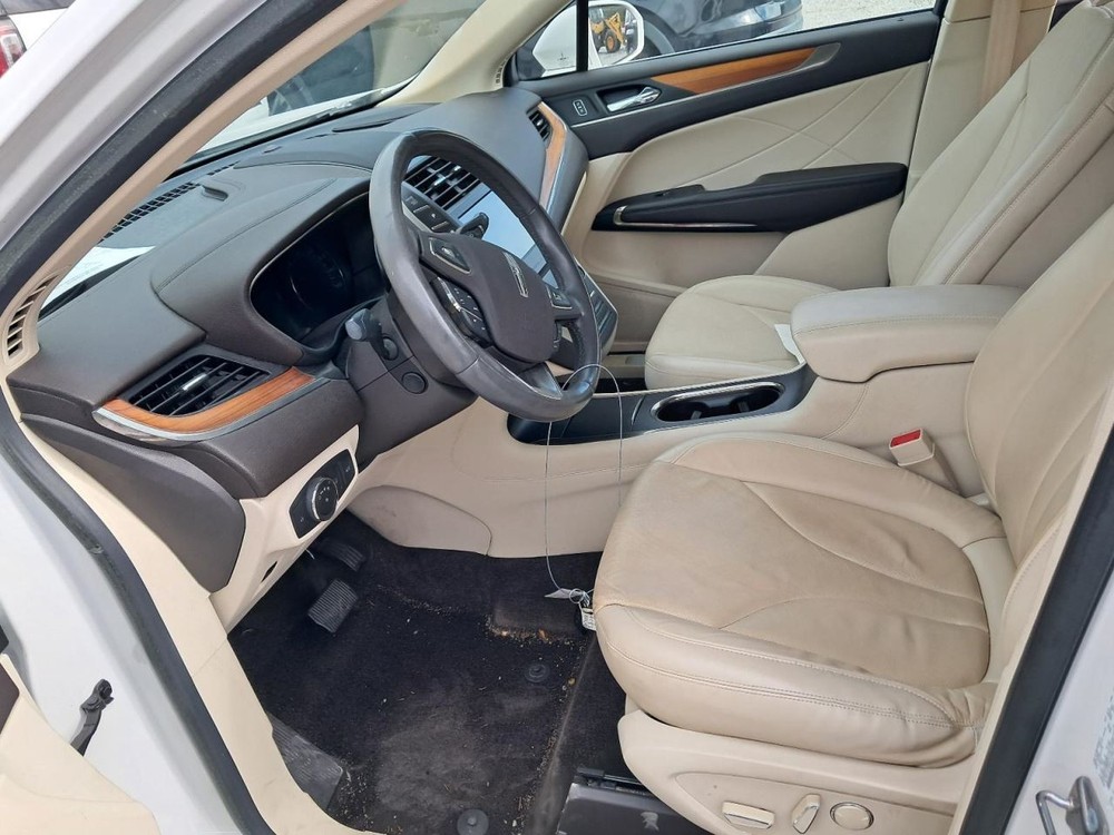 MKC 2016 Glove Box 4815802