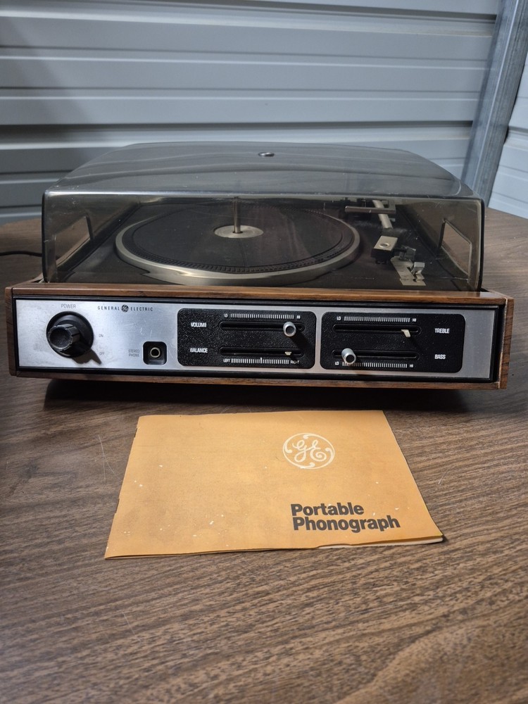 GE Am/fm Portable Phonograph Record Player Read