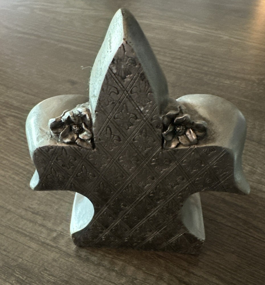 Pair~Fleur-De-Lis~Heavy Polyresin~ w/ Silver/Gray Finish