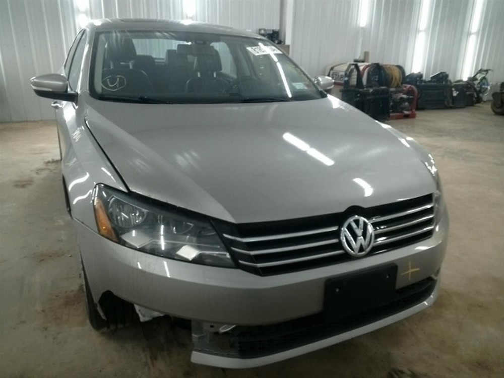 PASSAT 2014 High Mounted Stop Light 104805528