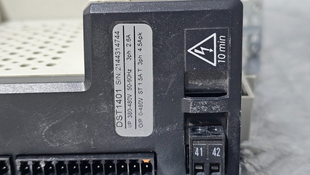 EMERSON Control Techniques Digitax ST DST1401 Servo Drive 3098-0066