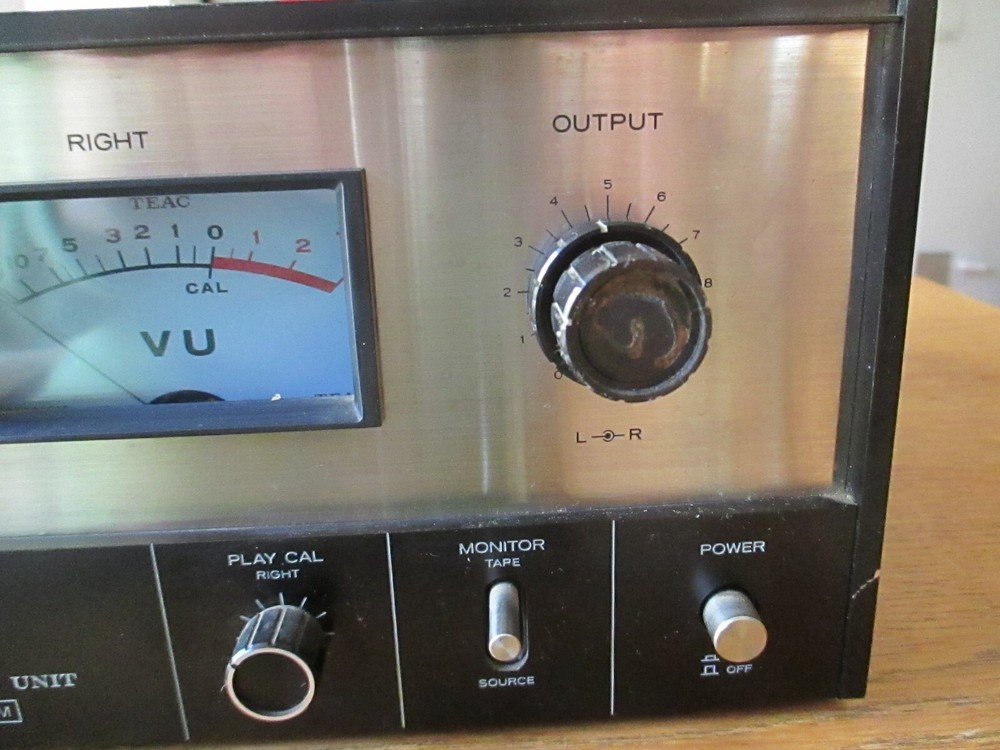 TEAC AN-180 NOISE REDUCTION VTG POWERS UP