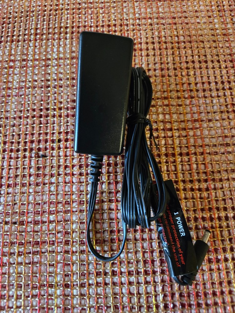 2WIRE 5.1 V AC Power Adapter