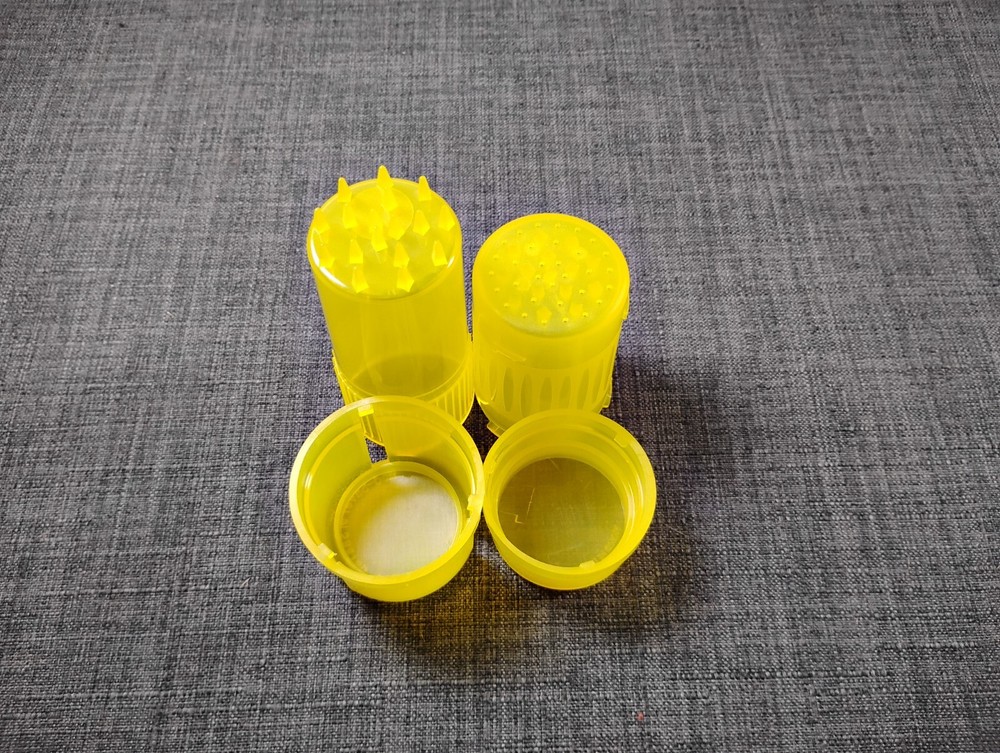 Plastic Grinder Container w/ Storage Portable (Clear-Yellow)