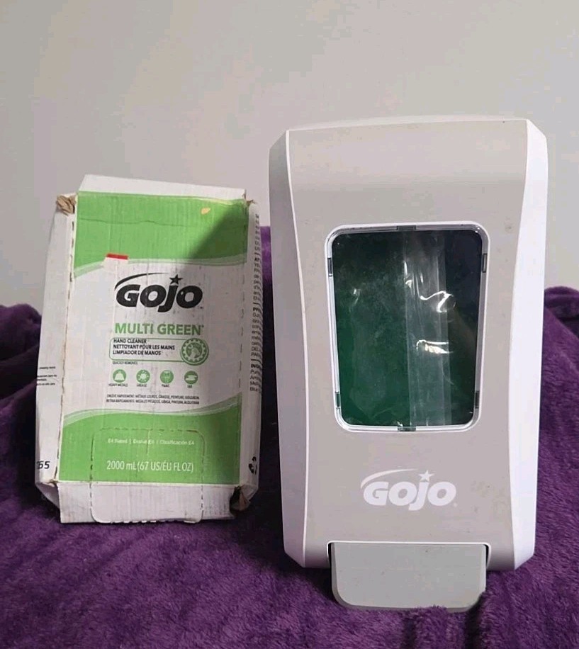 GOJO Wall Mounted Soap Dispenser With 2 Multi Green Soap Refills 2000ml Ea