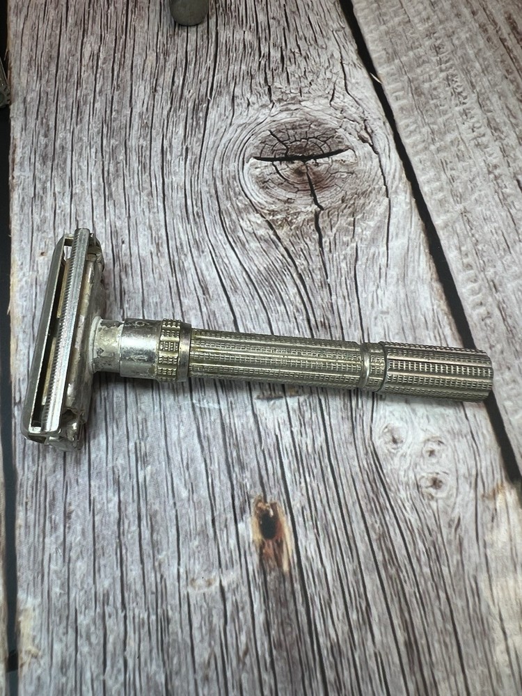 Vintage Gillette Adjustable Safety Razor G4