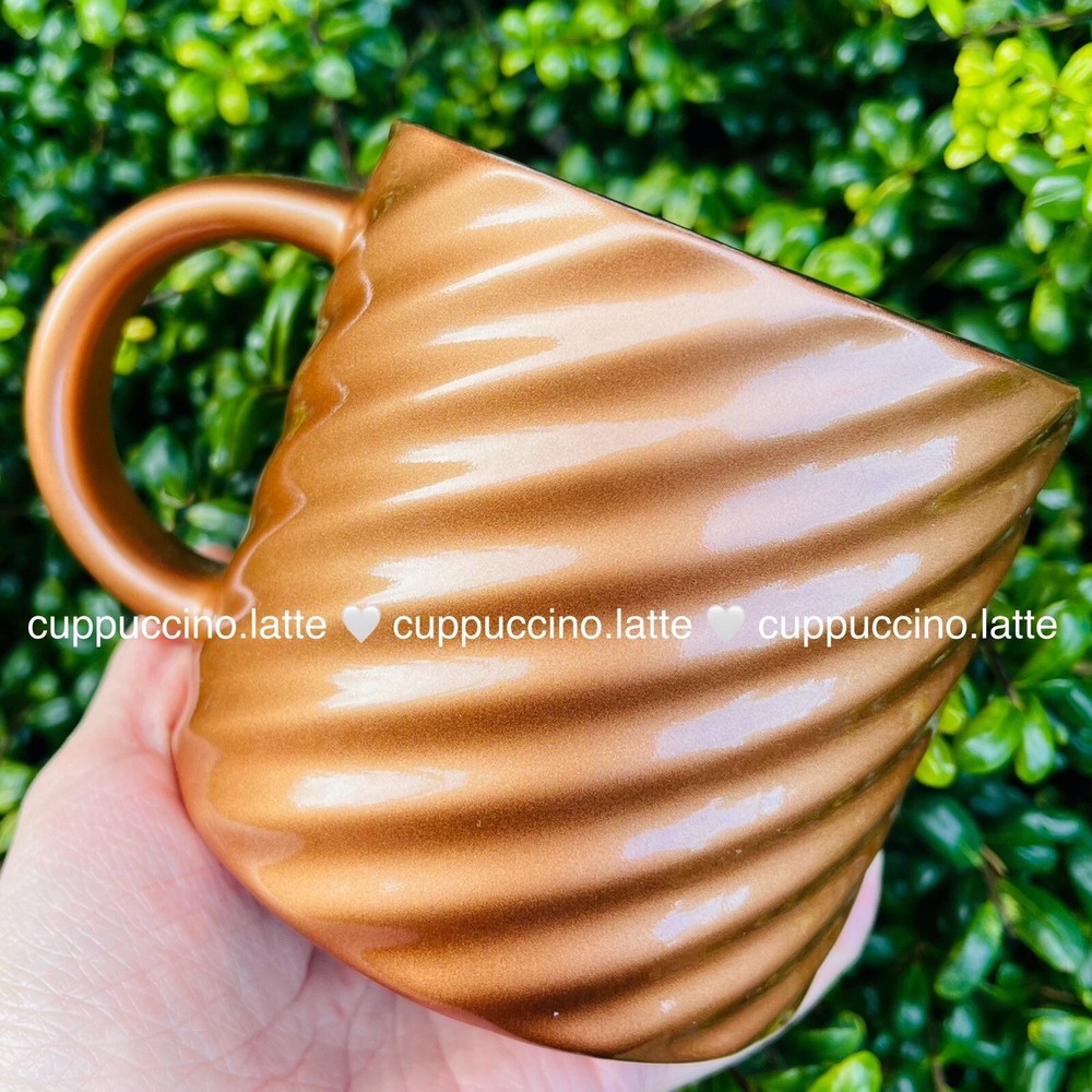 NWT Starbucks 2024 Diagonal Twist Texture Black & Glitter Gold Core Mug