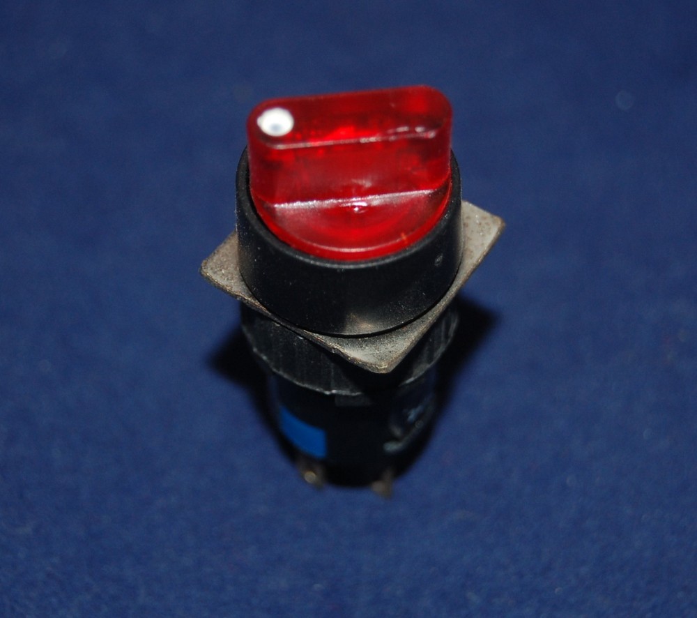2PCS 16mm Round ILLUMINATED Selector switch 2 Position RED 24V LED MAINTAIN