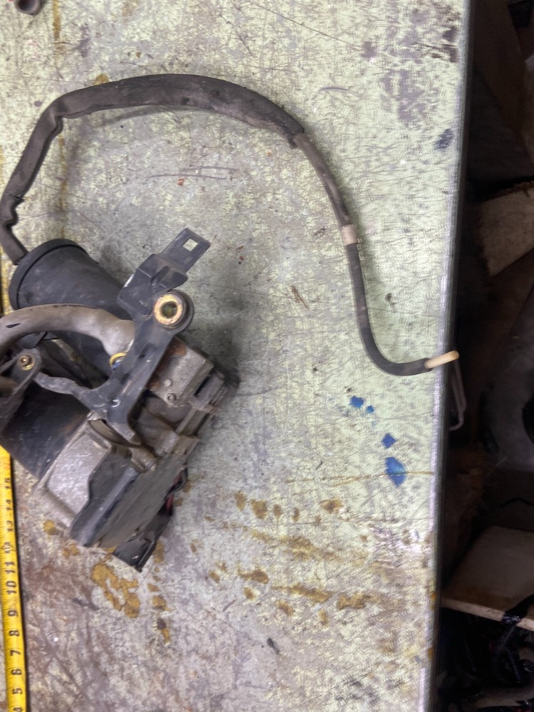 03-06 EXPEDITION SUSPENSION LEVELING PUMP