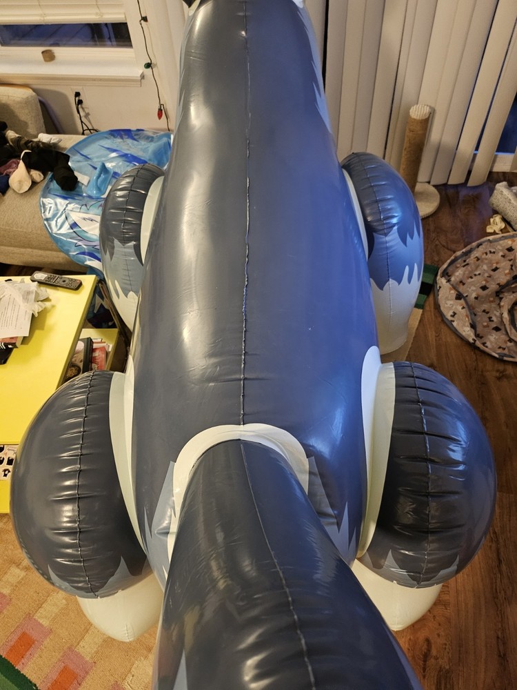 IW Inflatable World Wolf Shiny