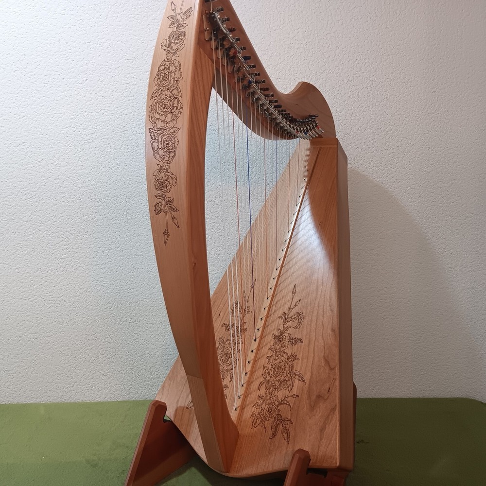 Triplett Avalon 25 Celtic Harp
