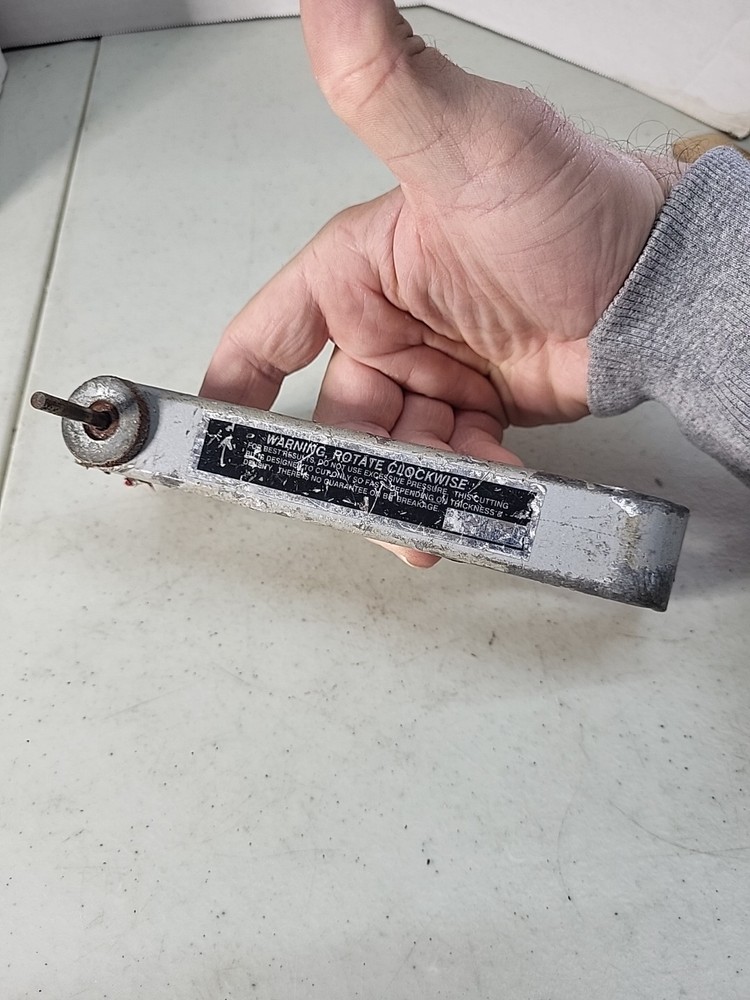 Adjustable Hole Circle Cutter 12", Brand Unknown