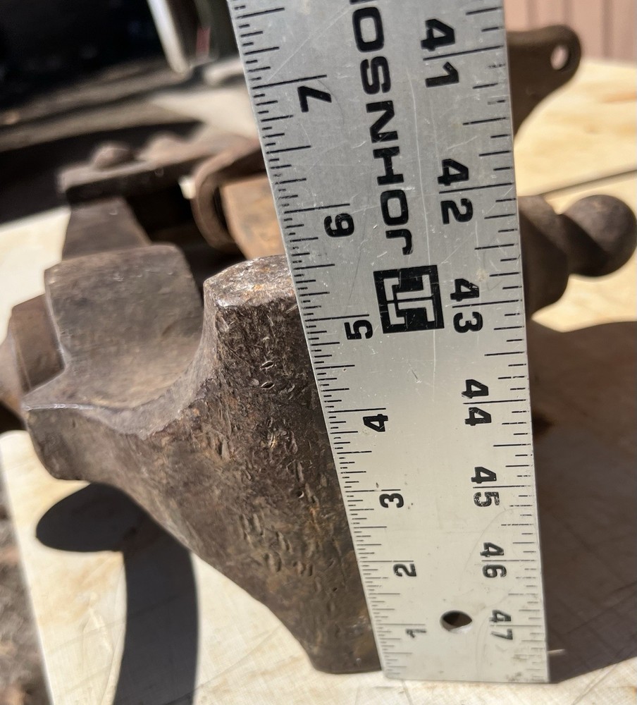 5 1/4 Blacksmith Vice Antique 57 Lbs Post Leg