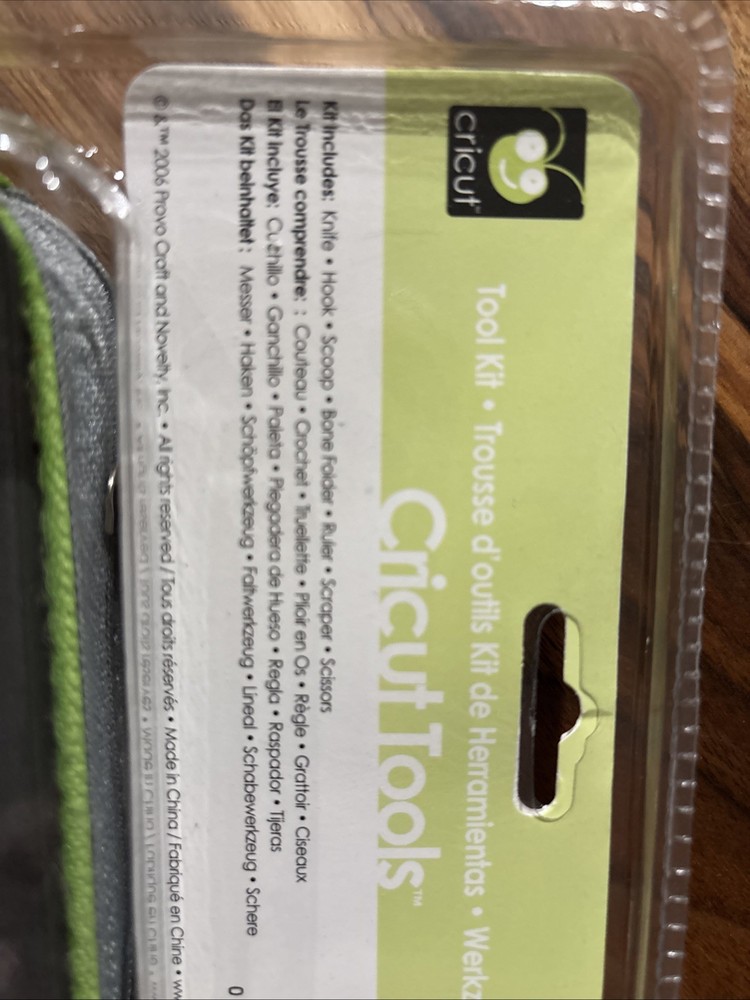 Cricut Tools Tool Kit, knife,hook,scoop, bone folder,ruler,scraper & scissors
