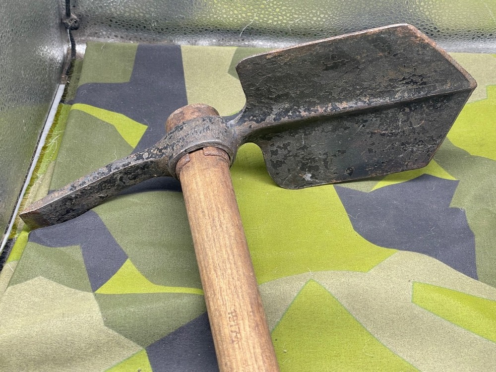 WW1 British Army Entrenching Tool - 1917 Dated - Untouched Original