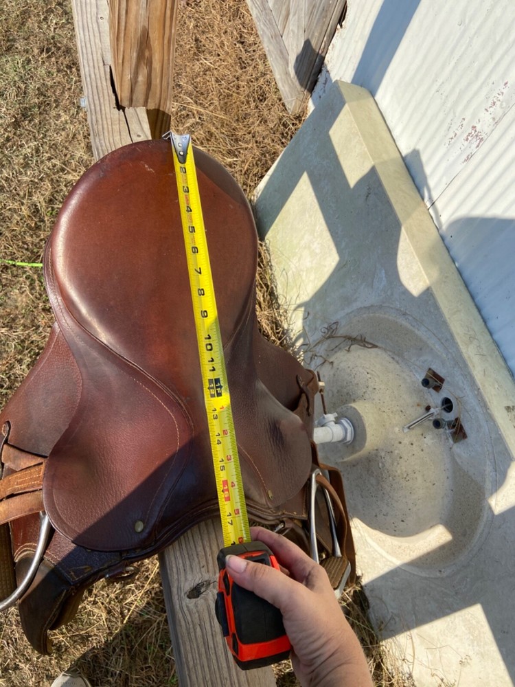 Cortina English Saddle 16”