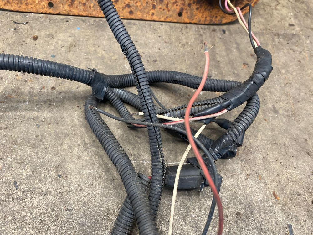 2011 Freightliner Cascadia Frame Crossmember (648-11350)