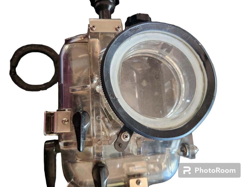 Ikelite Underwater Camera SLR Case/Housing 300 Ft. Depth Untested