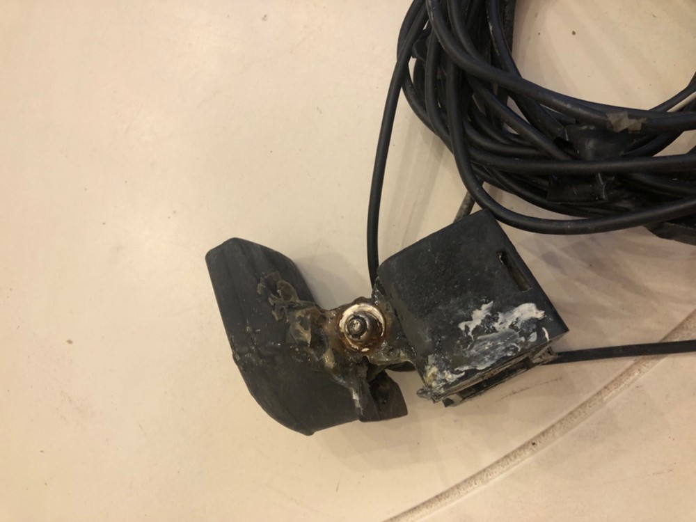 Garmin 140 Fish Finder Head Unit with Transducer