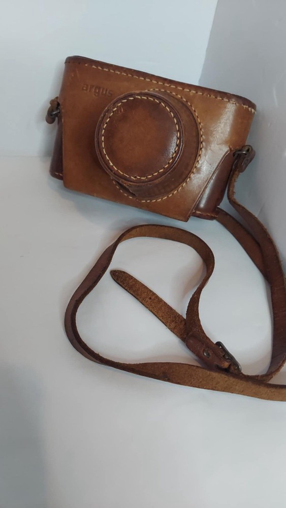 Argus C 44 35mm Camera In Original Leather Case UNTESTED