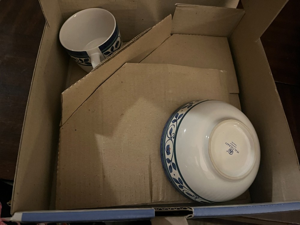 RETIRED Pfaltzgraff Orleans 5 Piece Place Setting NEW