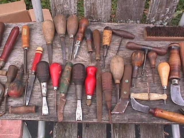 VINTAGE WOOD HANDLE TOOL LOT